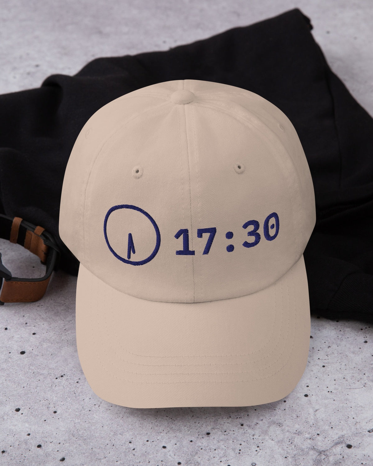 17:30 cap, stone, with an embroidered clock and 17:30